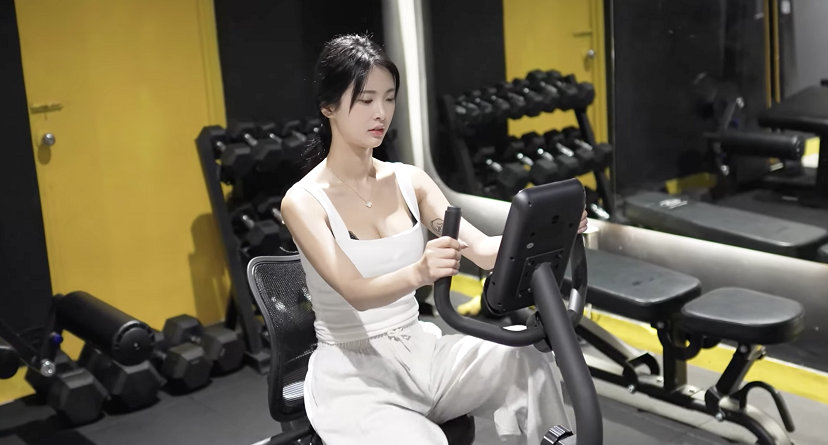 SWEAT：韩国健身频道，让我们来看看韩国辣妹出汗运动